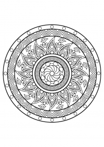 Mandala complexe tiré d'un livre de coloriages gratuit