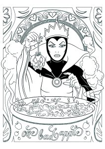 La Reina Malvada de Blancanieves prepara su manzana envenenada