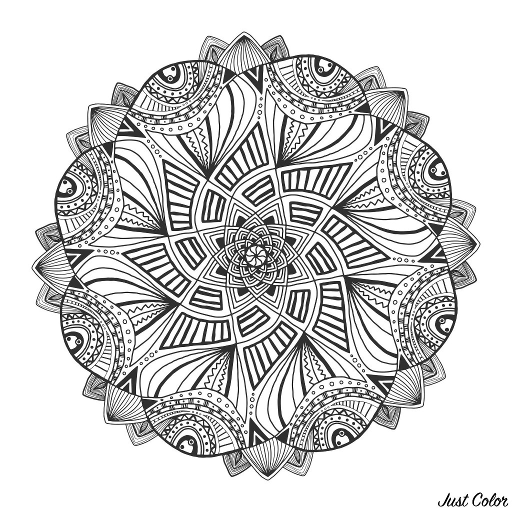 Mandala floral ornamental. Patrón ornamental decorativo.