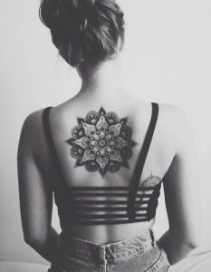 Tatouage mandala