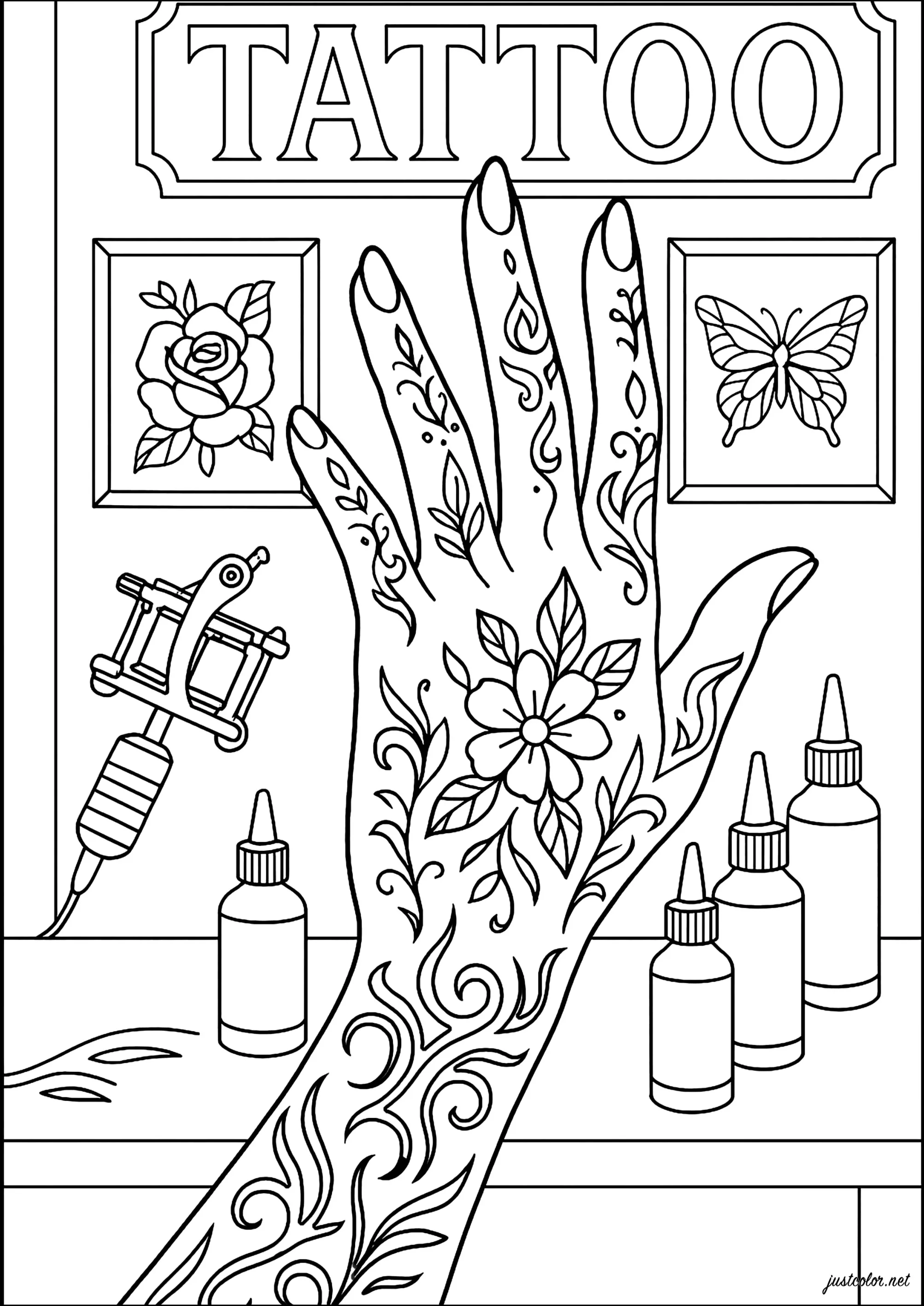 Main Tatouée dans un atelier de tatouage (Coloriage à imprimer pour adultes)