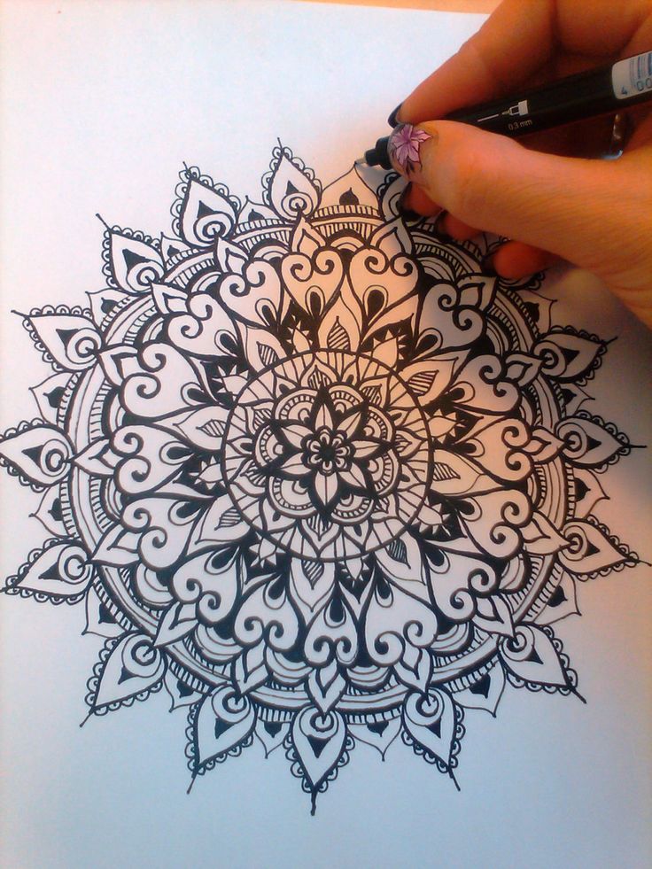 Person who creates a mandala