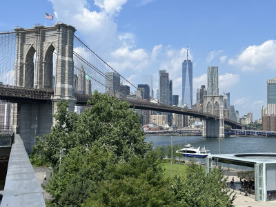 Brooklyn Bridge and Manhattan, New York City, &copy; Photo Credit : Just-Travels.net / JustColor.net