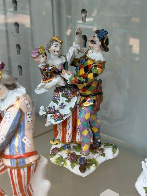 Porcelain figurines (circa 1740) ,  Victoria and Albert Museum, London, United Kingdom