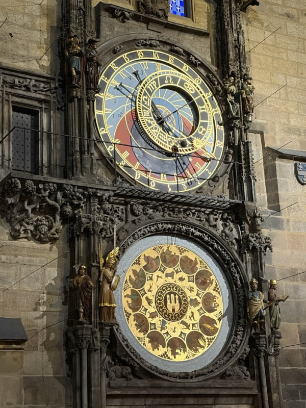 Prague Astronomical Clock (1410), &copy; Photo Credit : Just-Travels.net / JustColor.net