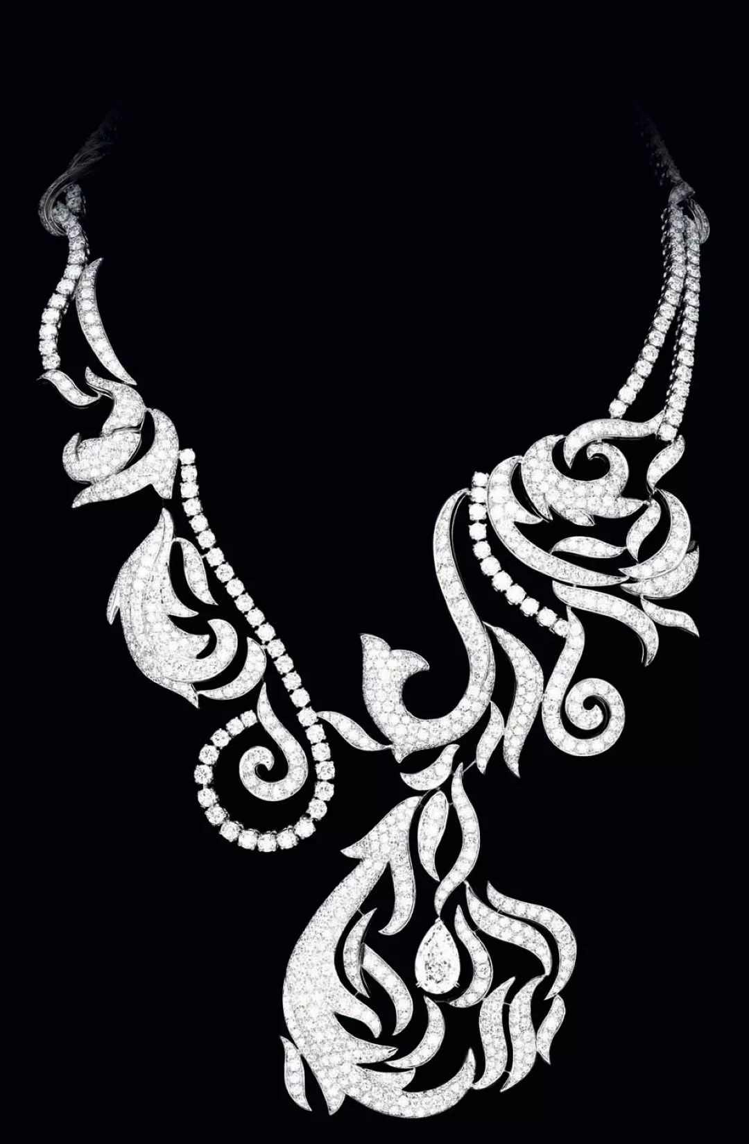Necklace with diamonds (Printable Fashion, clothing and jewelry Coloring Page for adults)