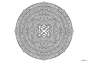 Geometric symphony in a central spiral