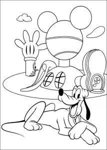 Pluto devant la maison de mickey