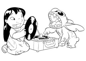 Lilo et Stitch utilisent un vieux tourne-disque