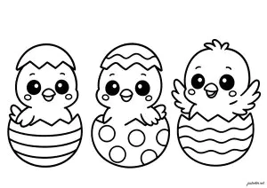 Jolis poussins Kawaii sortant de leurs œufs