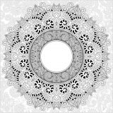 Les éléments végétaux se marient souvent très bien avec les Mandalas, c'est le cas avec ce coloriage d'une grande originalité, très complexe et régulier.