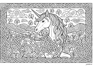 Licorne Celtique Enchantée. Une majestueuse licorne, symbole de pureté, se dresse au cœur d'un labyrinthe de nœuds et de spirales celtiques. Des trèfles et des lianes entrelacées créent un écrin mystique, sur fond de douces collines. Licorne celtique enchantée