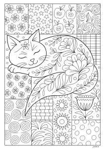 Patchwork et chat endormi. Joli chat allongé sur un fond de patchwork composé de blocs carrés et rectangulaires aux motifs très variés : fleurs, étoiles, pommes, spirales, rayures, soleils, pois, lignes ondulées, et d'autres dessins décoratifs. Patchwork Et Chat Endormi