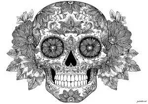 Crâne souriant et fleurs complexes