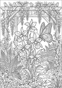 Grand papillon sur fleurs sous une arche d'un joli jardin