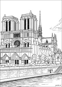 Majestueuse Notre Dame de Paris