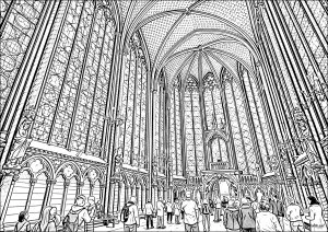 La Sainte-Chapelle. Des visiteurs admirent les vitraux spectaculaires de la Sainte-Chapelle, joyau du patrimoine parisien situé au cœur de l’Île de la Cité. Édifiée au XIIIe siècle sous le règne de Saint Louis (Louis IX), cette chapelle royale fut conçue pour abriter et mettre en valeur des reliques majeures de la chrétienté, dont la Couronne d’épines du Christ. Elle impressionne par son élévation, la finesse de son architecture gothique rayonnante et ses verrières monumentales retraçant de grands épisodes de l’histoire biblique.