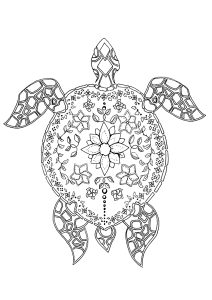 Tortue dessinée avec de jolis motifs floraux