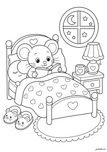 Ratón pequeño leyendo en su cama