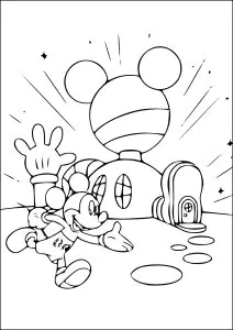 Mickey Mouse Delante De La Bonita Casa Donde Vive Con Sus Amigos
