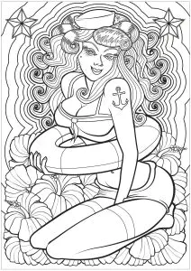 Frau Mit Matrosen Tattoo