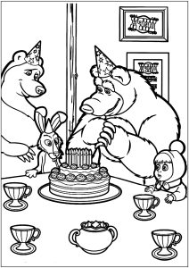 Masha, l'orso e il coniglio festeggiano un compleanno.