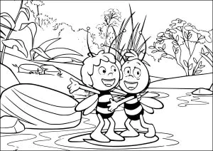 Maya und ihre freundin in einer wunderschönen landschaft.