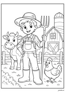 幸せな若い農夫とその動物たち. 笑顔の少年が熊手を持ち、牛と鶏を連れて納屋の前に立っている。田園風景の理想的な情景。